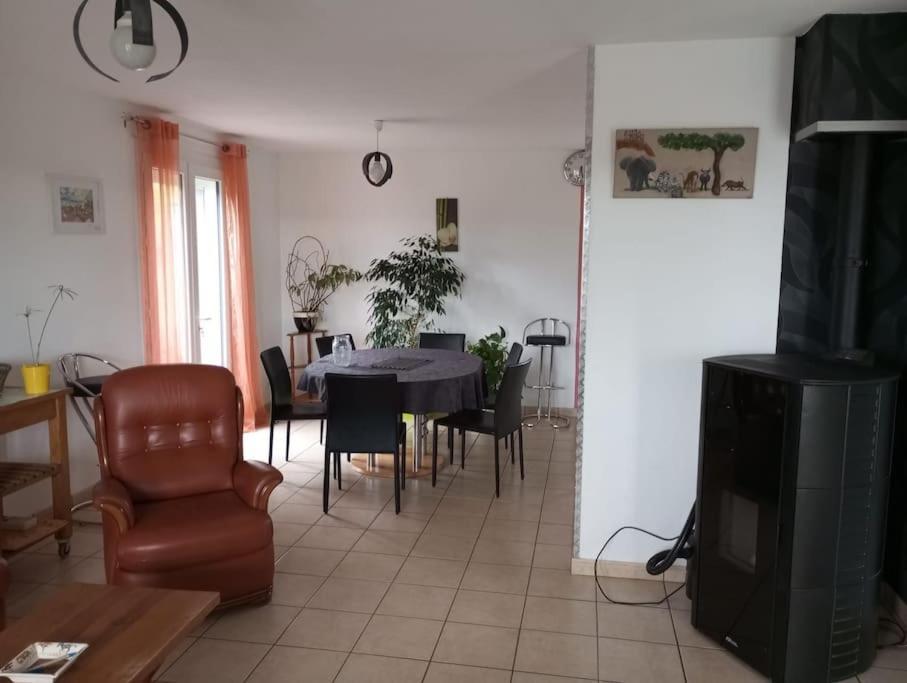 Maison 6 Personnes Billom Exterior photo